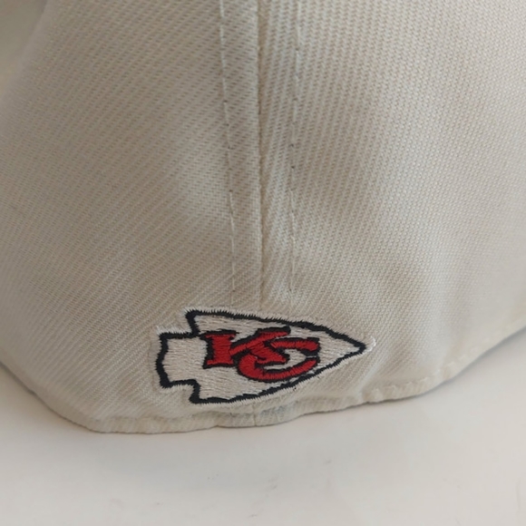 59Fifty New Era Size 7 1/4 Kansas City Chiefs Fitted Hat On Field Cap - Picture 4 of 7